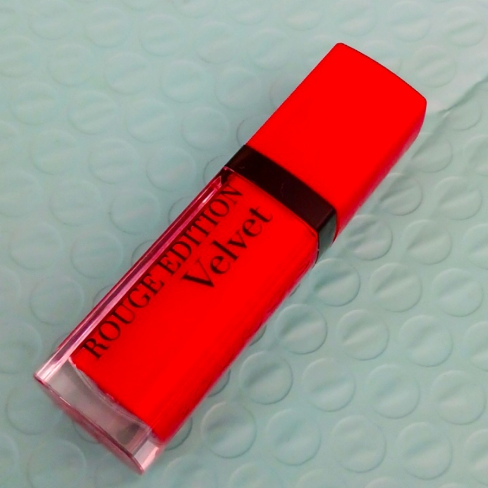 FREE WITH PURCHASE Bourjois Rouge Edition lipstick 💄